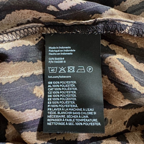 H&M Leopard Print Pattern Blouse Light Brown Crepe Sheer Long Sleeve Size Small - Picture 10 of 12